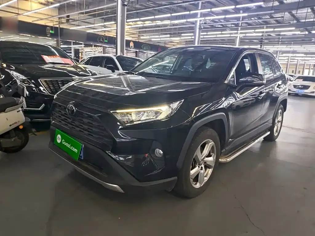 Toyota RAV4 — фото 10