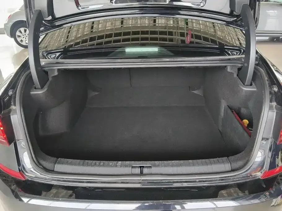 Volkswagen Passat — фото 7