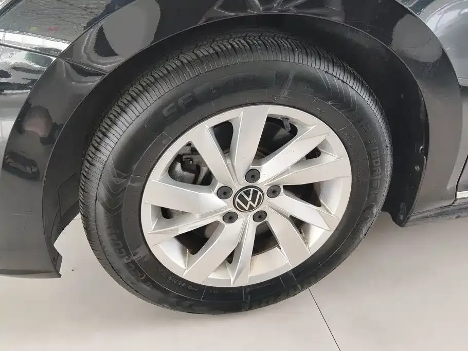 Volkswagen Passat — фото 10