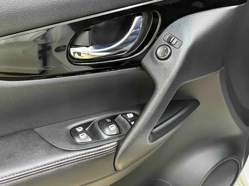 Nissan Qashqai — фото 9
