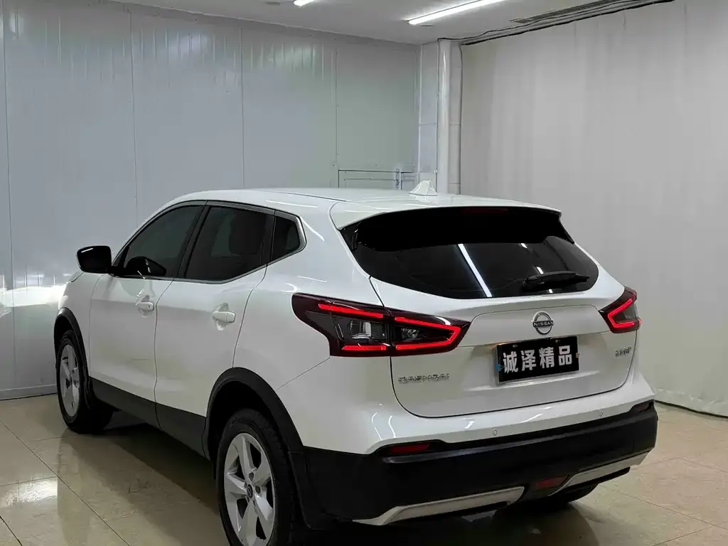 Nissan Qashqai — фото 7
