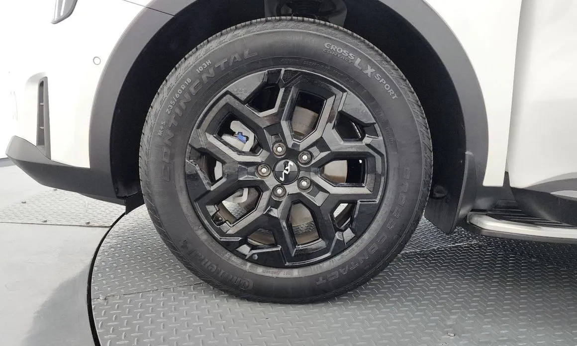 Kia Sorento — фото 10