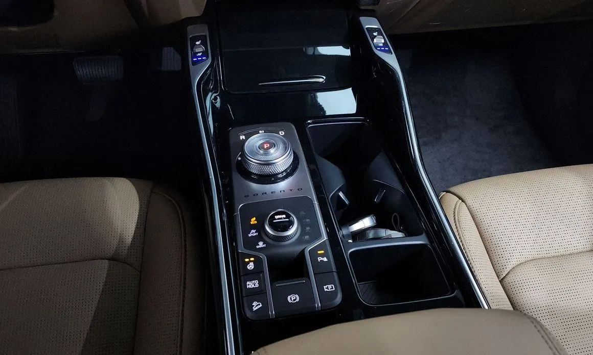 Kia Sorento — фото 7