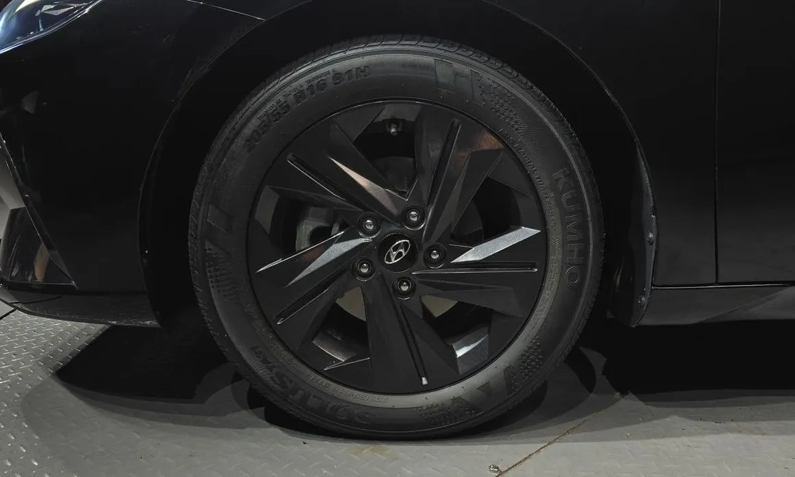Hyundai AVANTE — фото 9