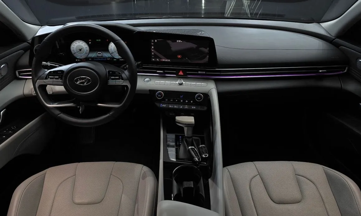 Hyundai AVANTE — фото 3