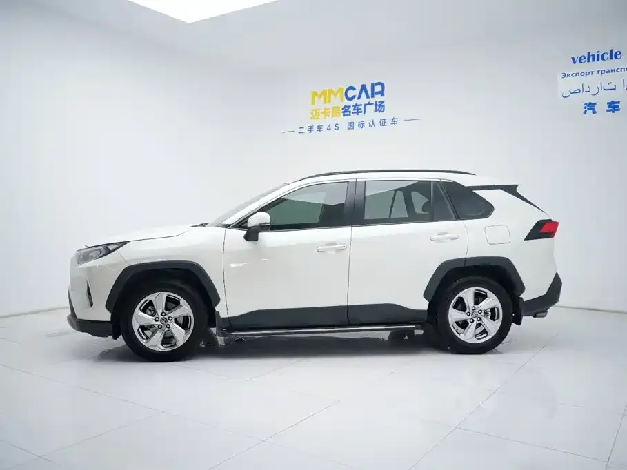 Toyota RAV4 — фото 7