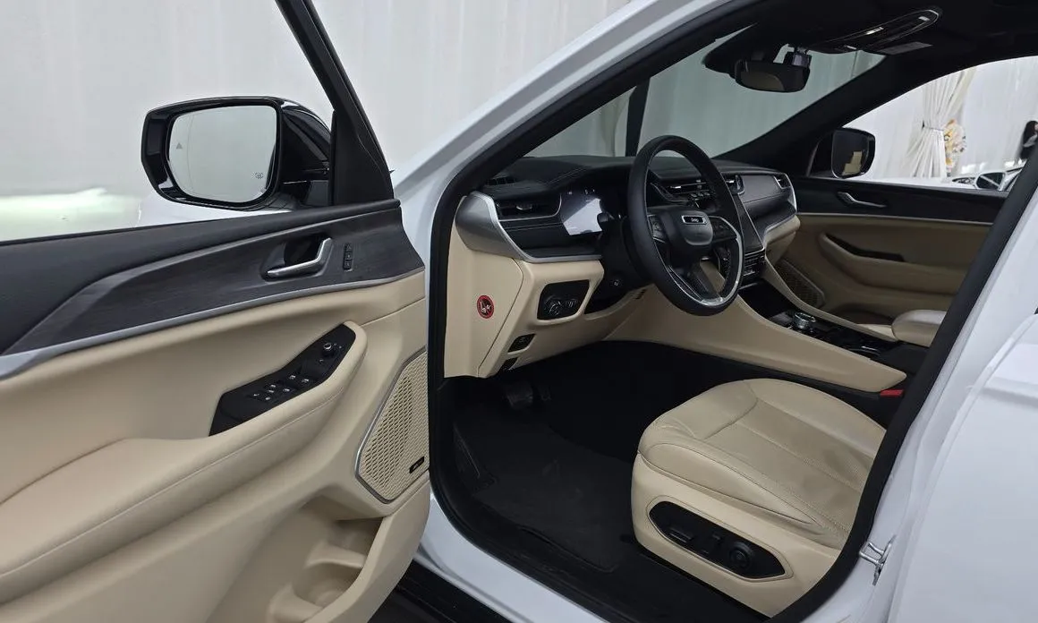 Jeep Cherokee — фото 2