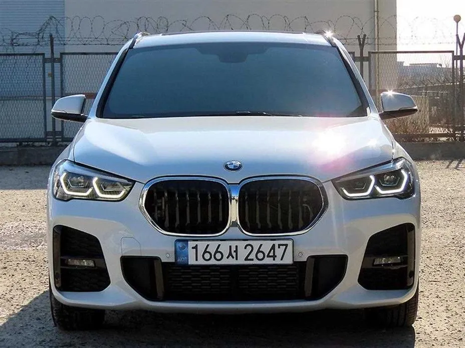 BMW X1 — фото 1