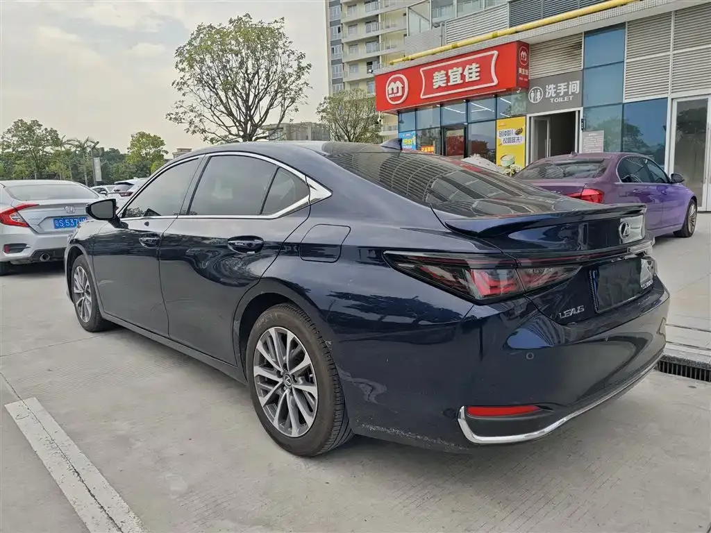 Lexus ES — фото 2