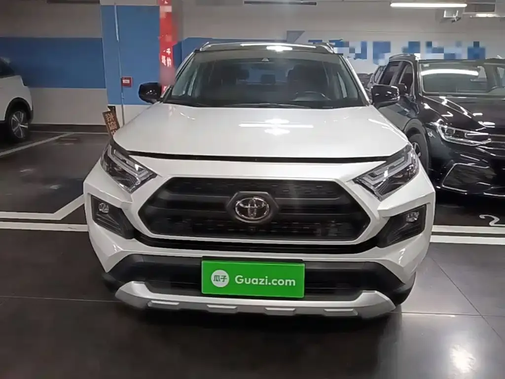 Toyota RAV4 — фото 7