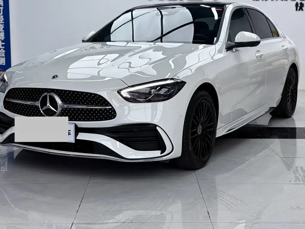 Mercedes-Benz C-Class — фото 1