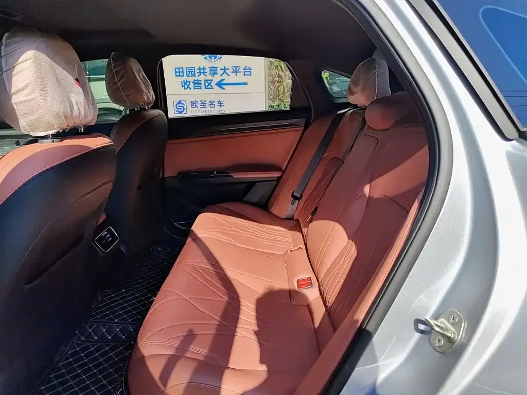 Geely Galaxy L6 — фото 3