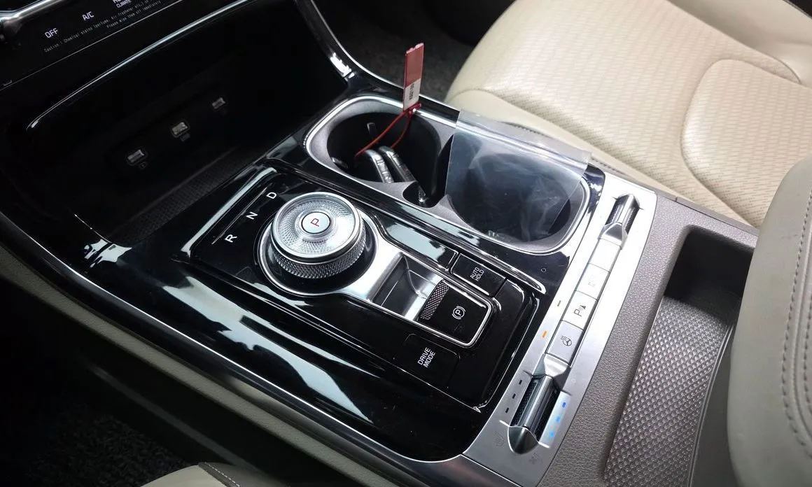 Kia Carnival — фото 10