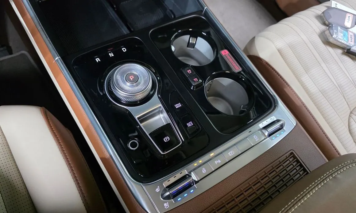 Kia Carnival — фото 8