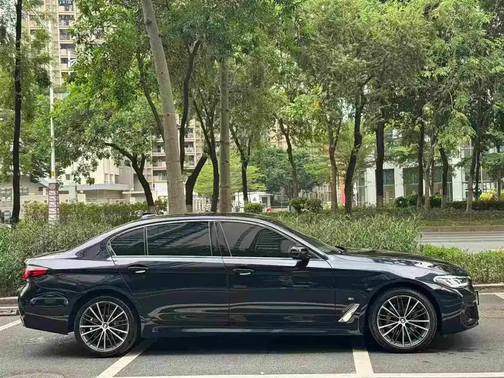 BMW 5 Series — фото 10
