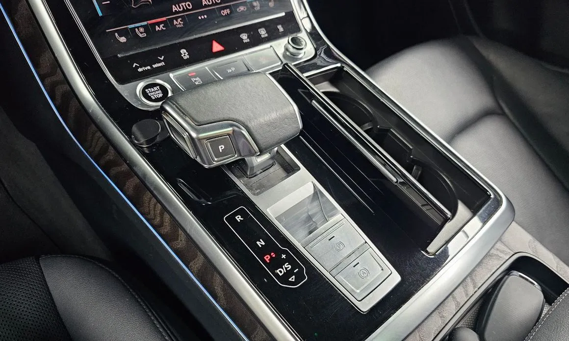 Audi Q7 — фото 10