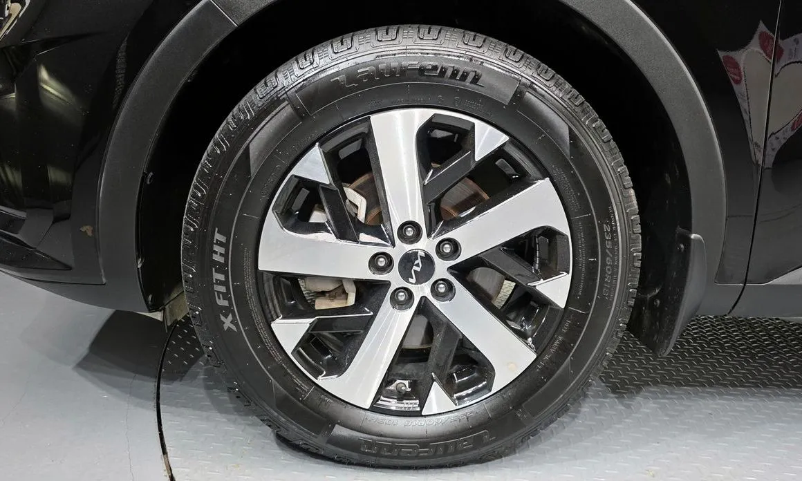 Kia Sorento — фото 7