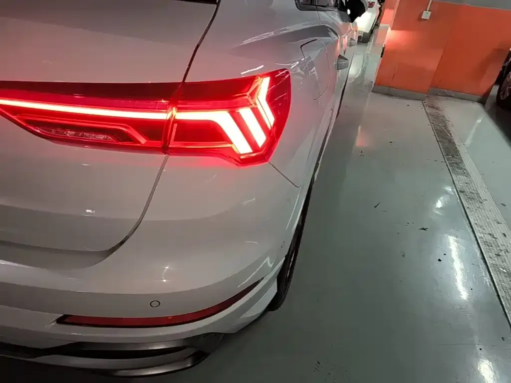 Audi Q3 — фото 4