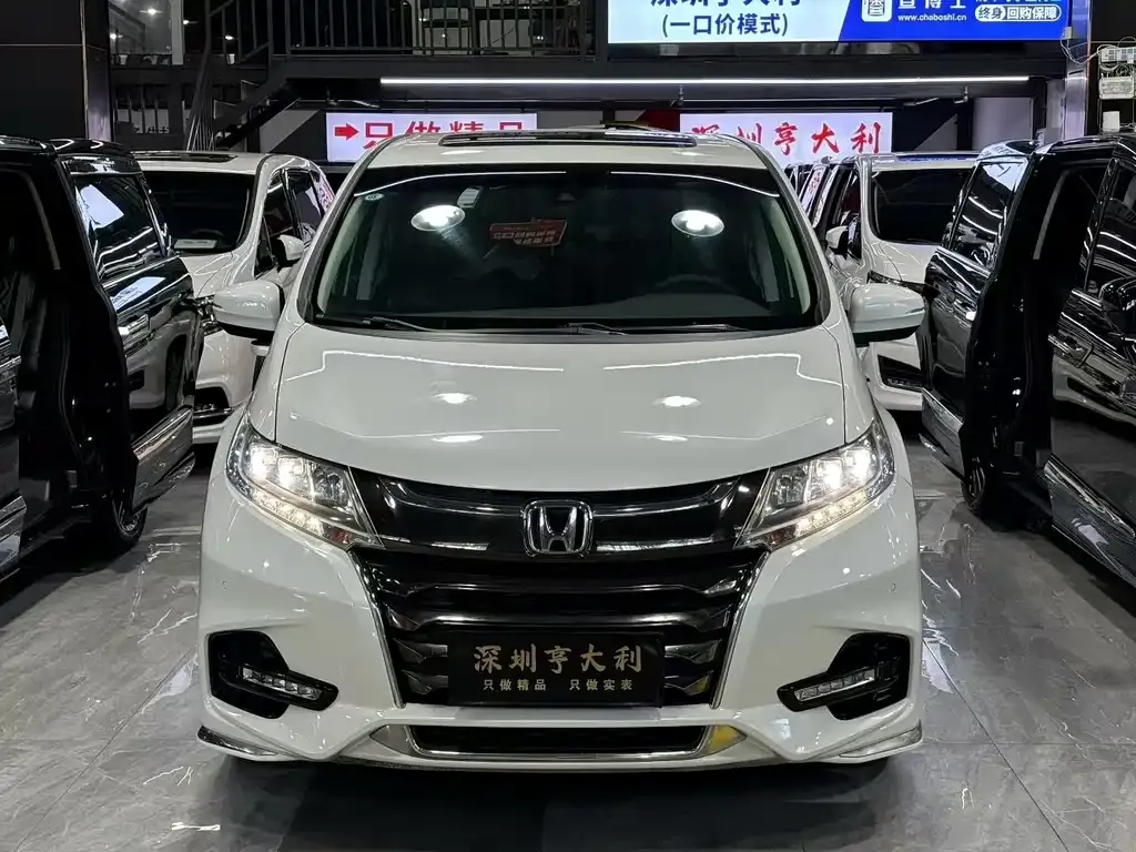 Honda Odyssey — фото 1