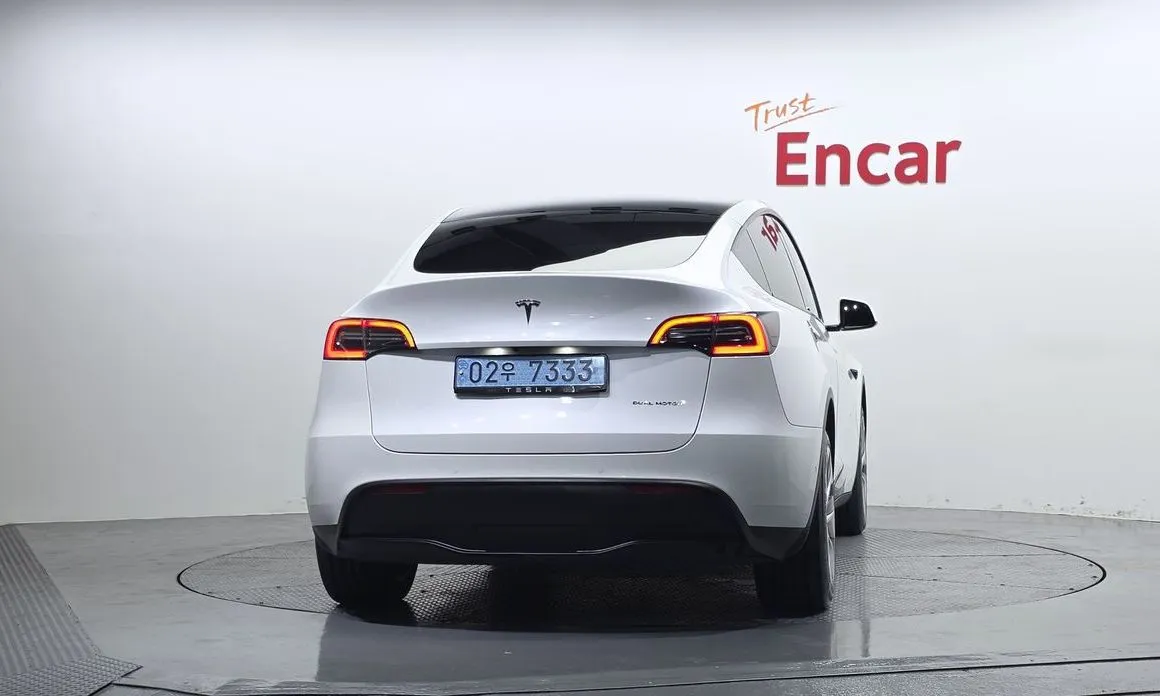 Tesla Model Y — фото 6