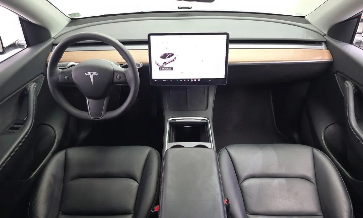 Tesla Model Y — фото 8