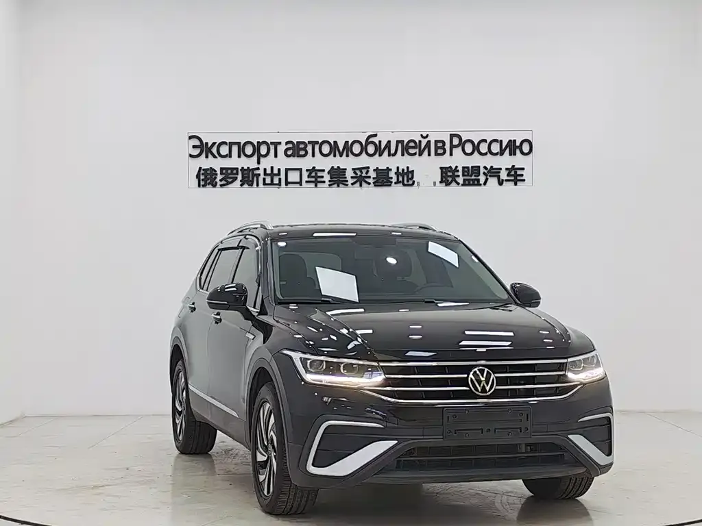 Volkswagen Tiguan L — фото 7