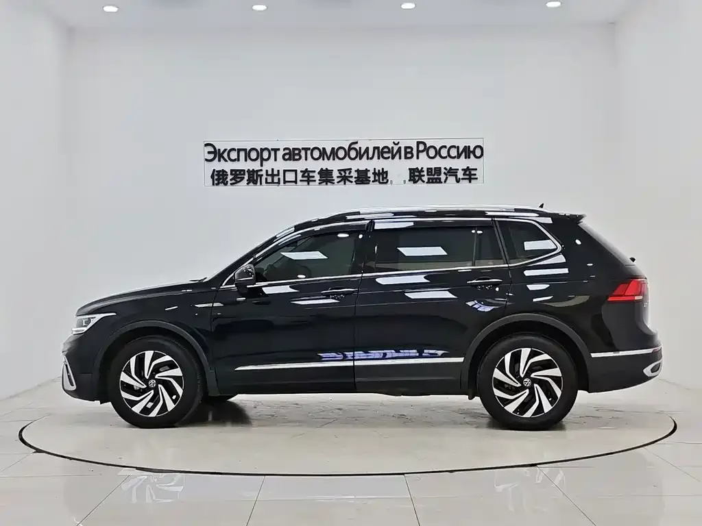 Volkswagen Tiguan L — фото 3