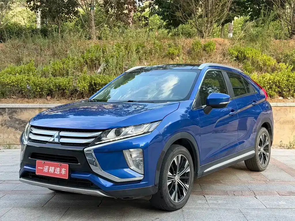 Mitsubishi Eclipse Cross — фото 1