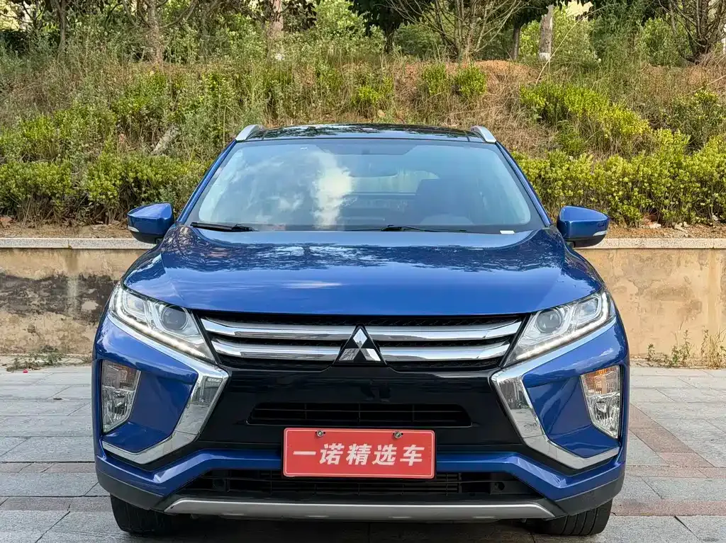 Mitsubishi Eclipse Cross — фото 10
