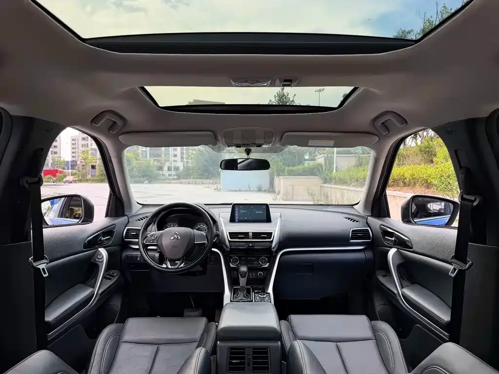 Mitsubishi Eclipse Cross — фото 2