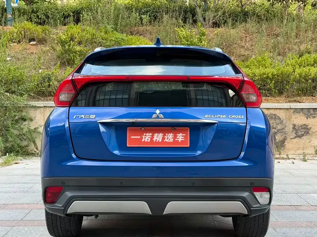 Mitsubishi Eclipse Cross — фото 8