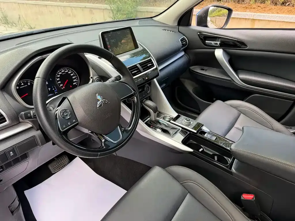 Mitsubishi Eclipse Cross — фото 3