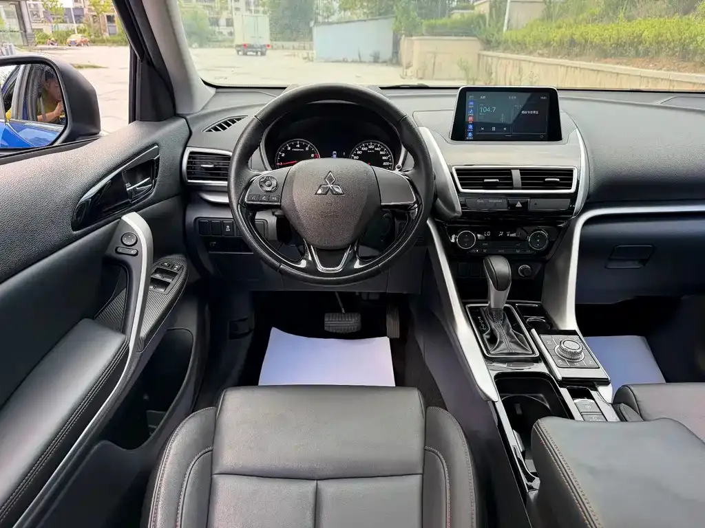 Mitsubishi Eclipse Cross — фото 4