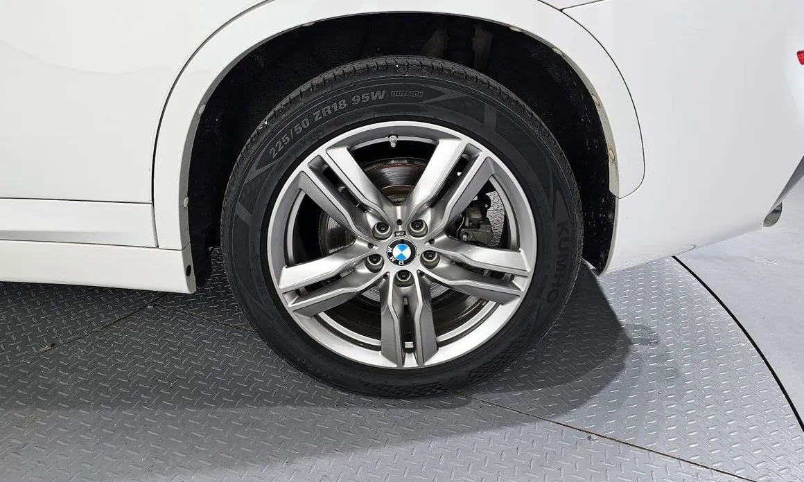 BMW X1 — фото 10
