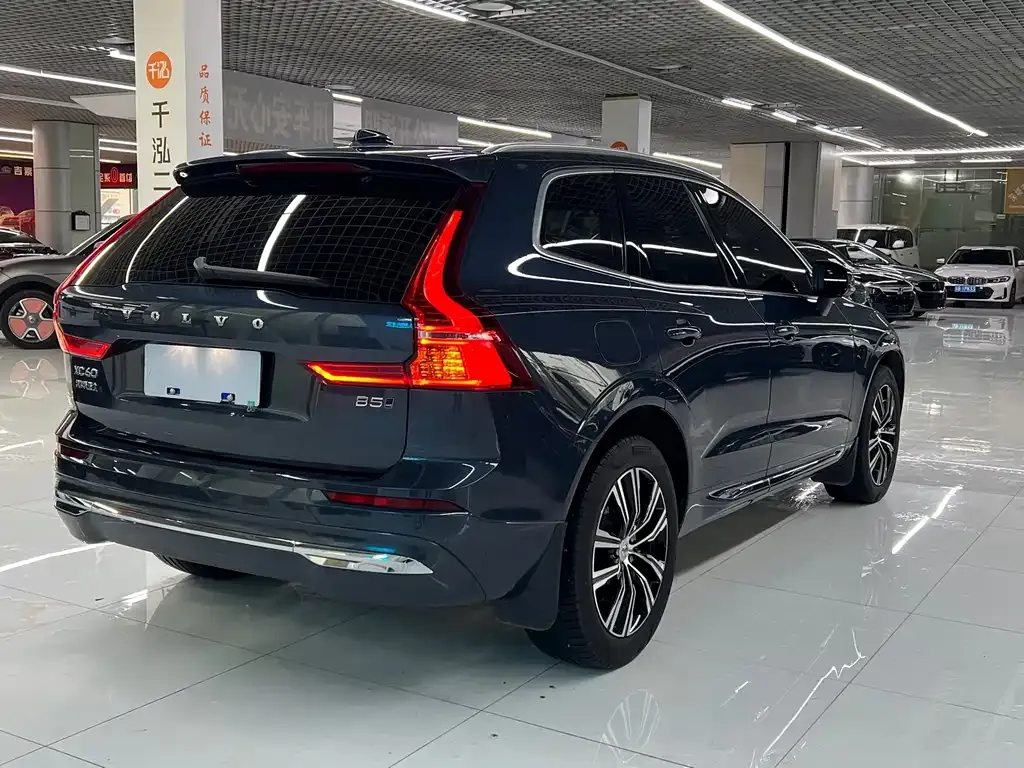 Volvo XC60 — фото 5