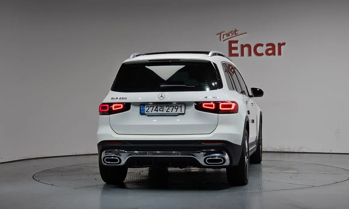 Mercedes-Benz GLB-Class — фото 2