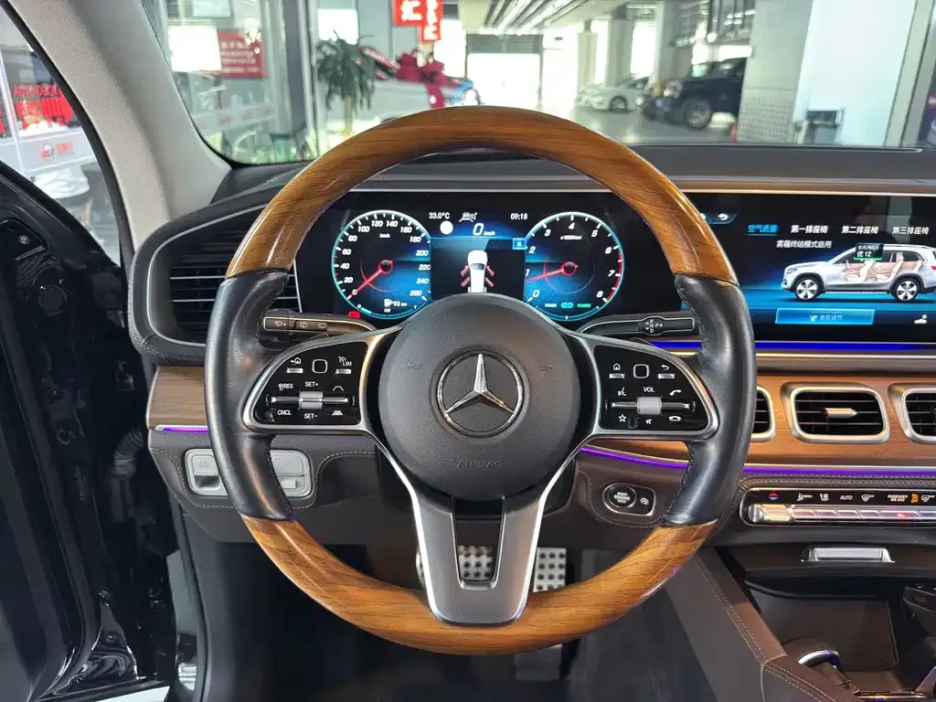 Mercedes-Benz GLS — фото 7