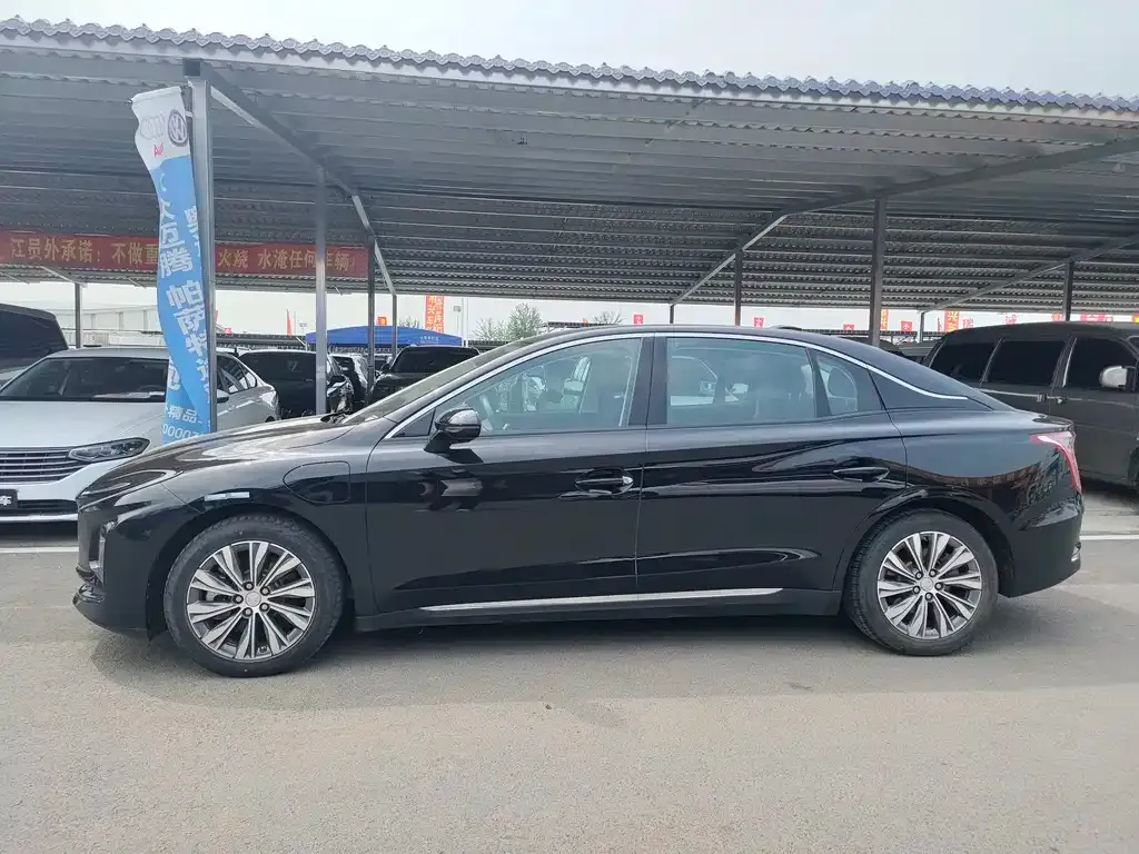 Hongqi E-QM5 — фото 10