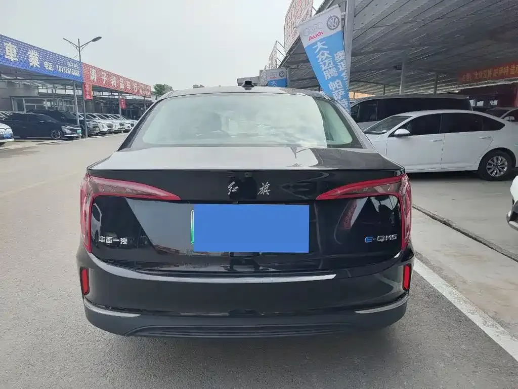 Hongqi E-QM5 — фото 8