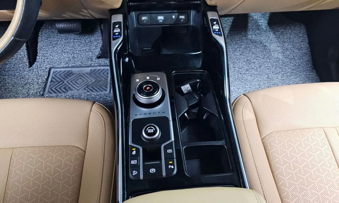 Kia Sorento — фото 8