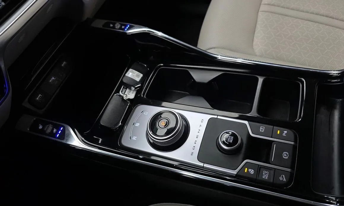 Kia Sorento — фото 8