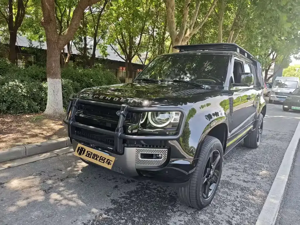 Land Rover Defender — фото 1