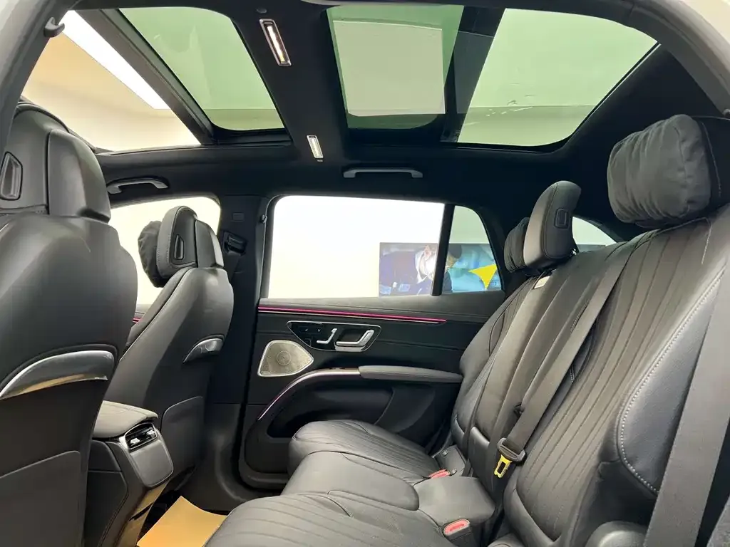 Mercedes-Benz EQS SUV — фото 5