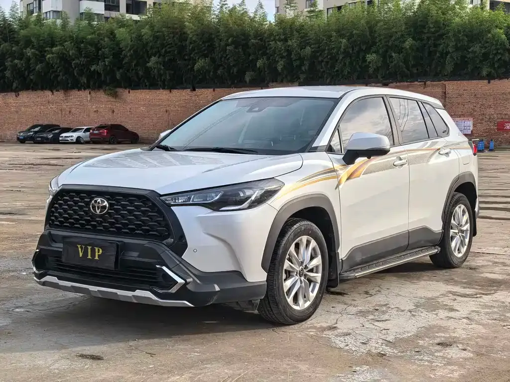 Toyota Corolla Cross — фото 1