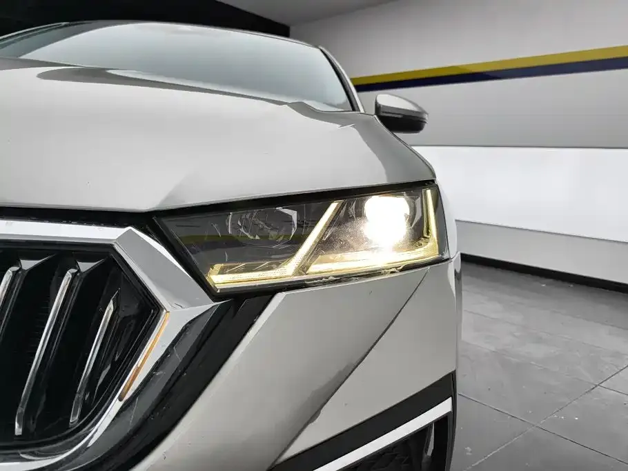 Skoda Octavia — фото 8