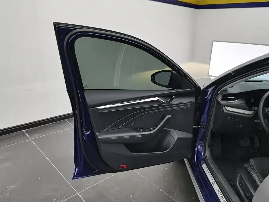 Skoda Octavia — фото 3