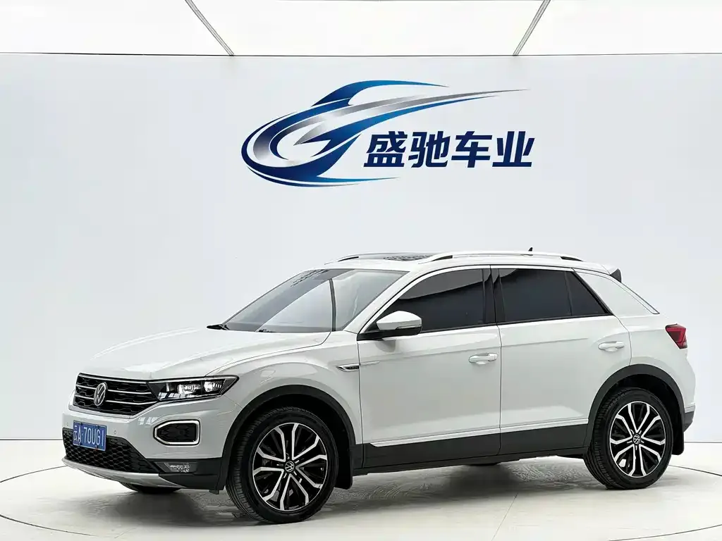 Volkswagen T-Roc — фото 1
