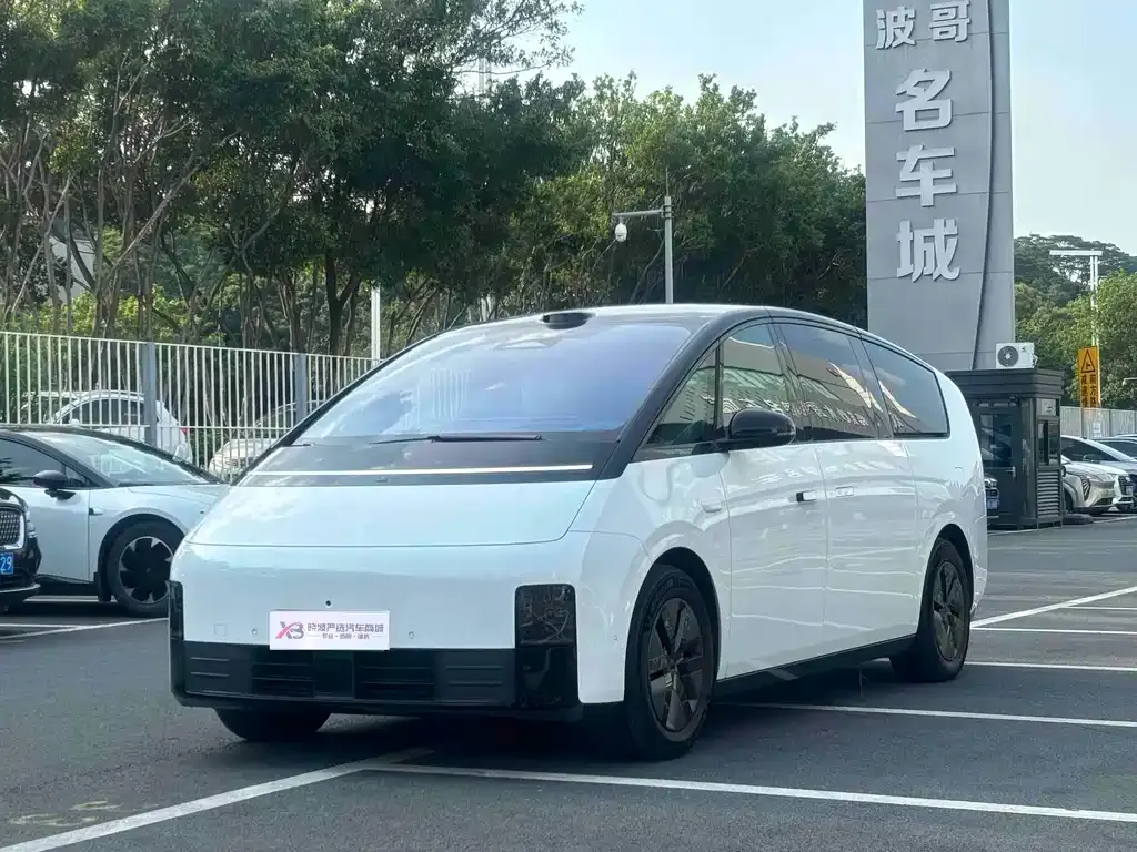 Li Auto MEGA — фото 1