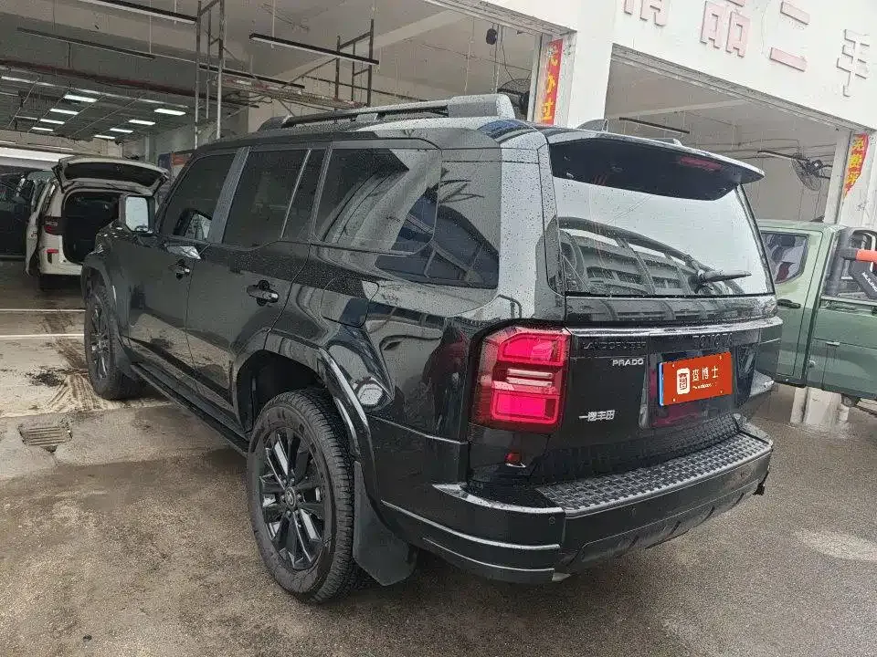 Toyota Prado — фото 10