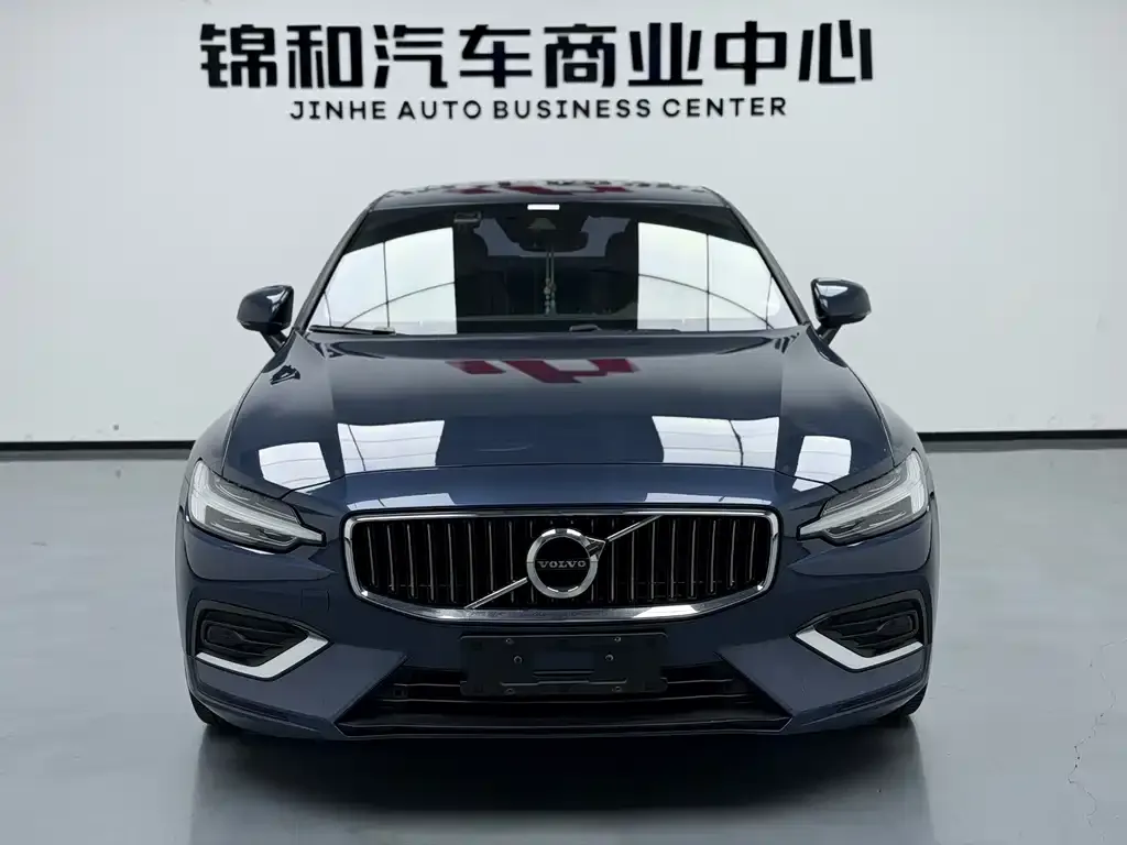 Volvo S60 — фото 10